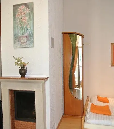 Apartment Fontane 8 *