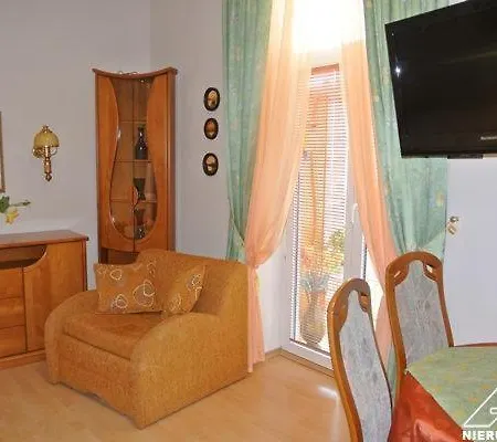 Apartment Fontane 8